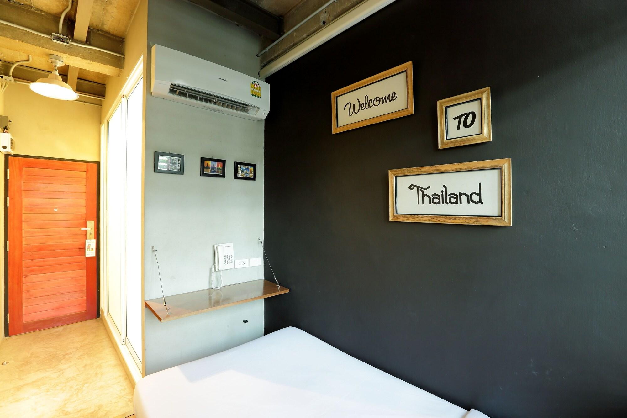 Smile Inn Bangkok Extérieur photo