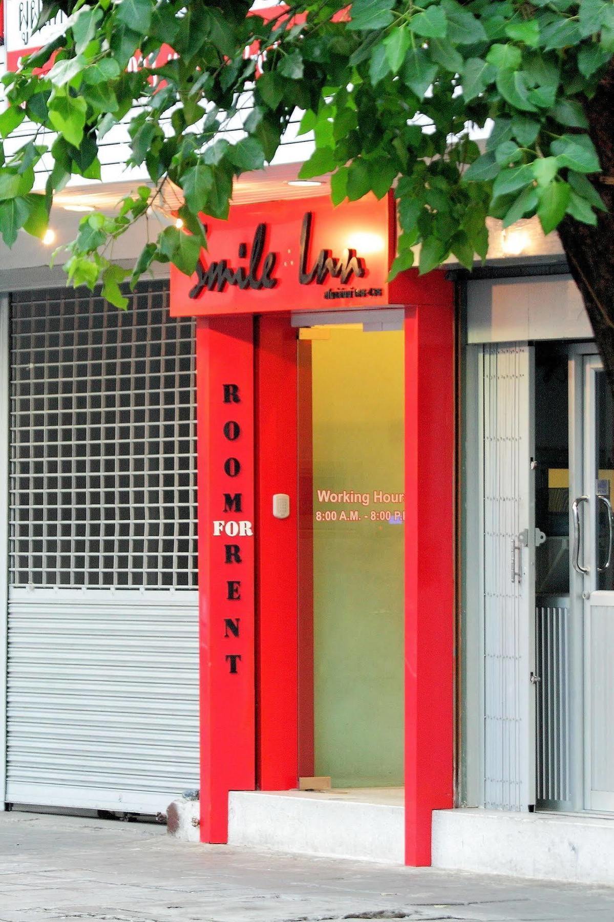 Smile Inn Bangkok Extérieur photo